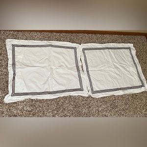 Queen Sized Pottery Barn Shams and Duvet Cover